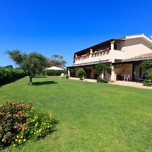 Porto Giunco Aparthotel